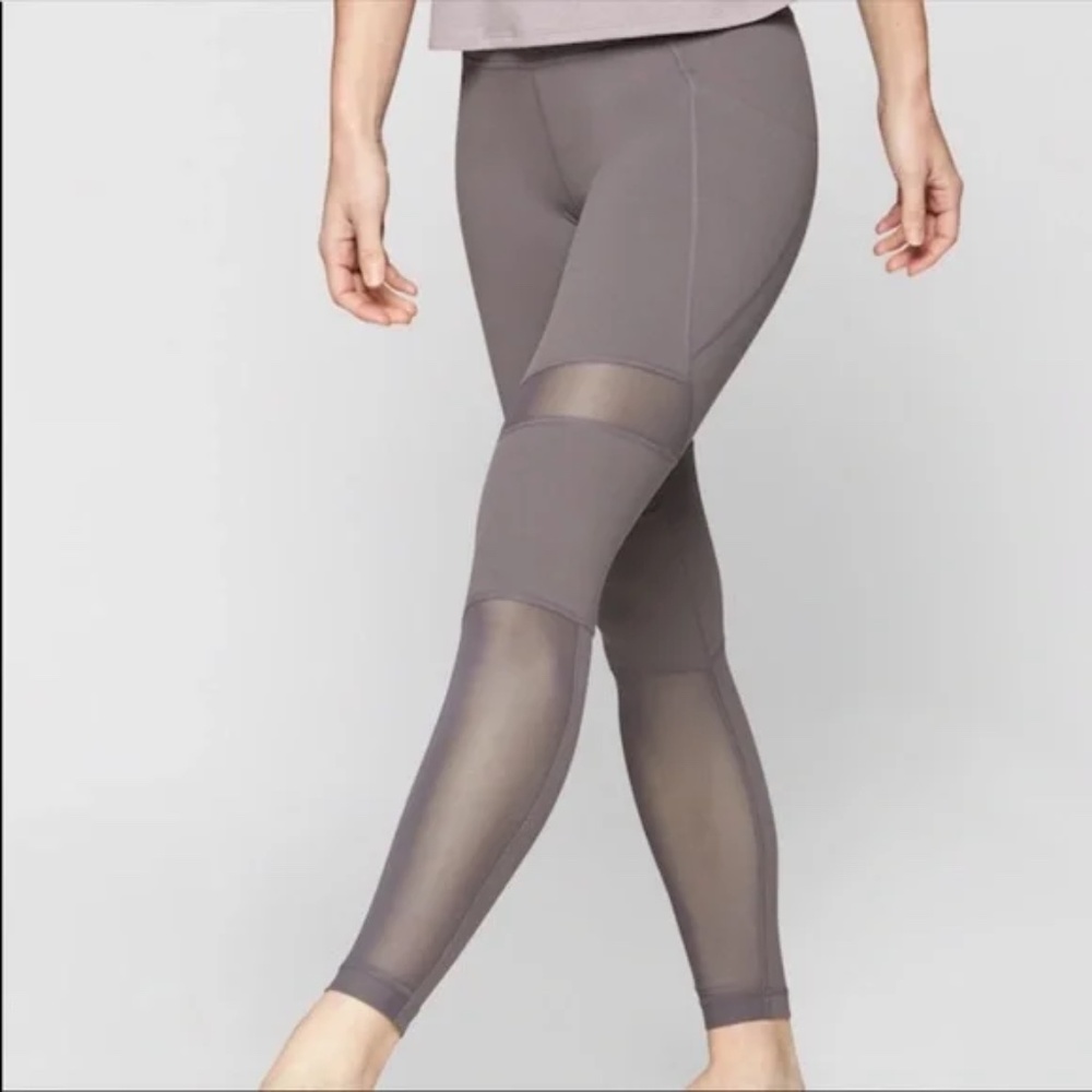 Athleta Meshblock Stash Pocket Salutation Tight Silver Bells Gray High Rise S